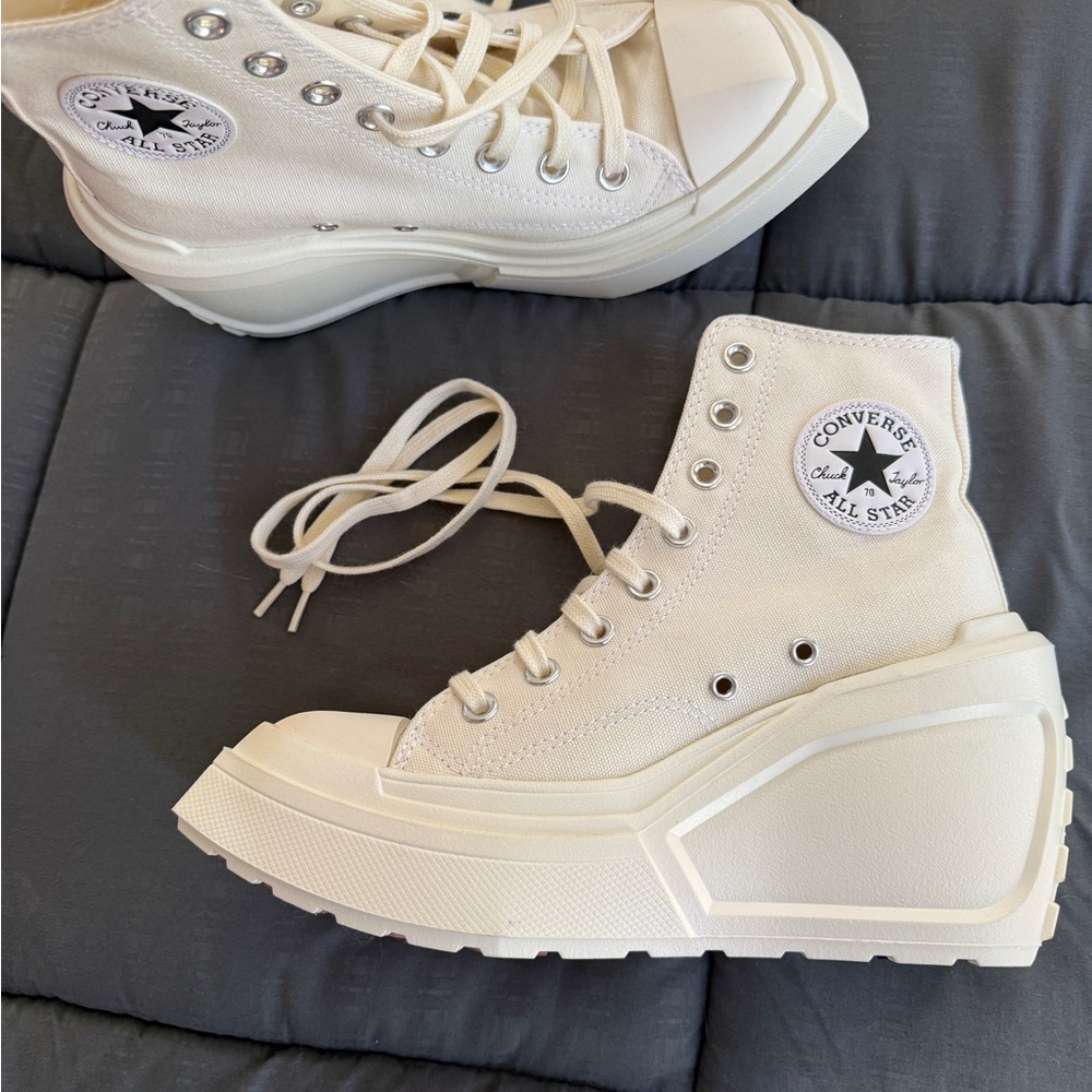 70 De Luxe Wedge Platform Heel Boots White
A06479C size 7 Converse New